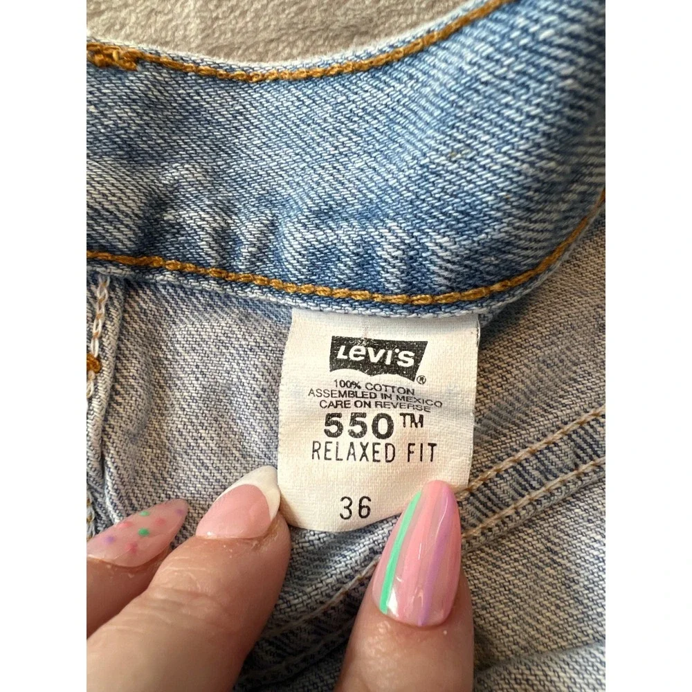 Levi's 550 Relaxed Fit Denim Shorts Mens 36 Light Wash Blue Vintage Style